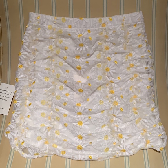 FOR LOVE AND LEMONS DAISY LACE MESH KNIT MINI SKIRT WITH RUNCHING FULLY LINED M - Picture 8 of 15